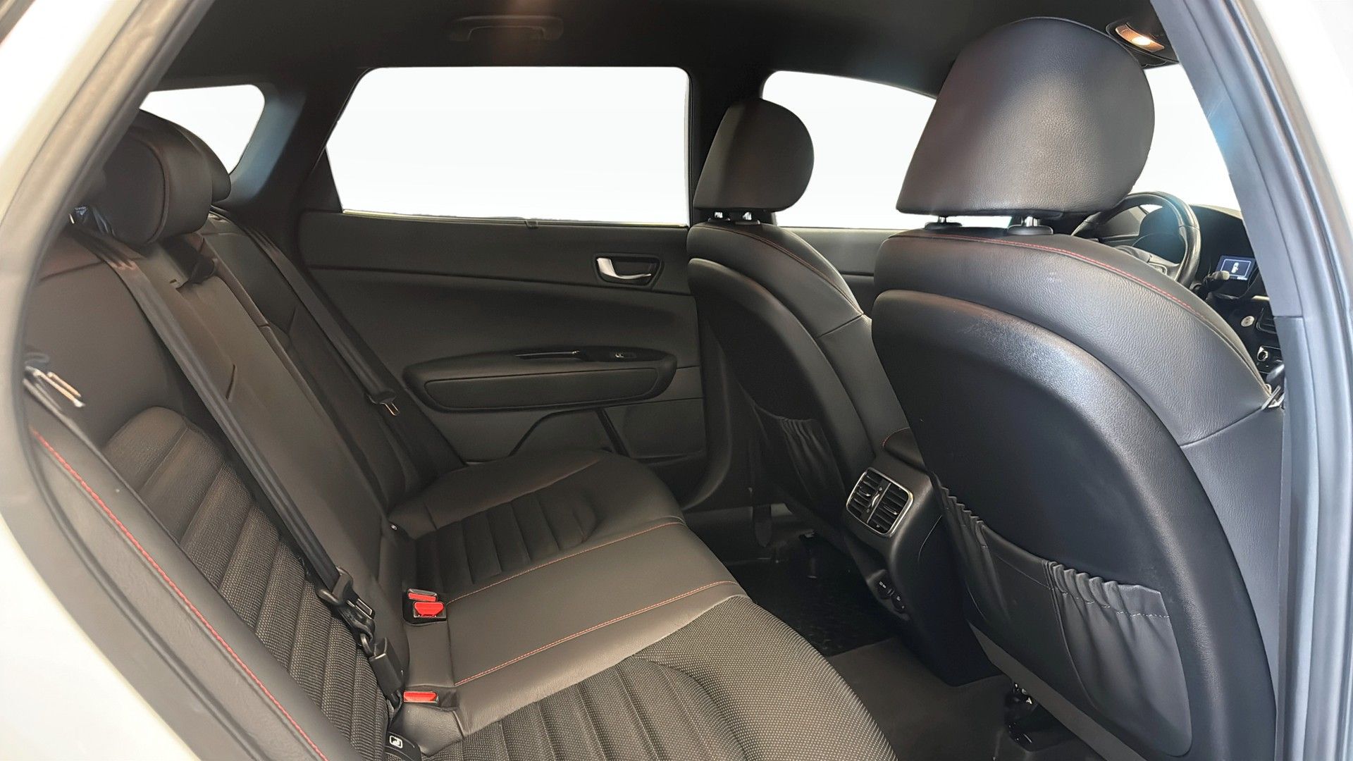Kia Optima SW 1,7 CRDI DCT GT-Line 2018, kuva 5/10
