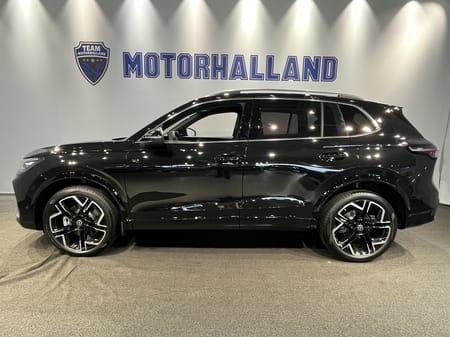 Volkswagen Tiguan R-Line /Diesel / Drag / 360-kamera
