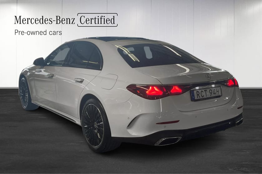 Bild 5 av Mercedes-Benz E 300 de 4MATIC 4M | AMG | PANO | DRAG | BURMESTER