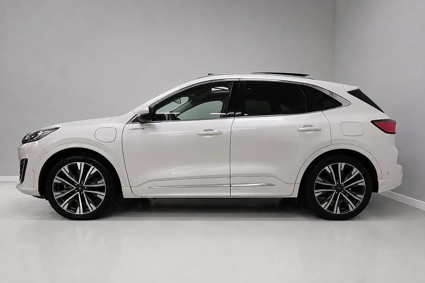 Bild 2 av Ford Kuga Plug-In Hybrid E-CVT Vignale Dragkrok Panorama Headup