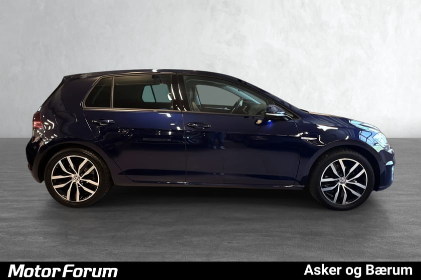 Bilde 4 av Volkswagen e-Golf EXCLUSIVE | SKINN | ACTIVE INFO | KEYLESS | DYNAUDIO