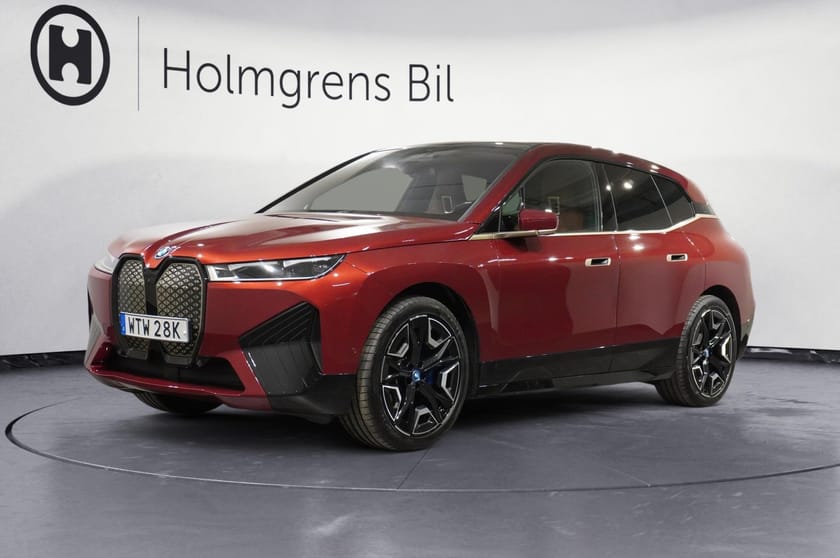 Bild 1 av BMW iX xDrive50 Sport Exclusive B W Sky Lounge Soft Close Laser DAP Drag BSI