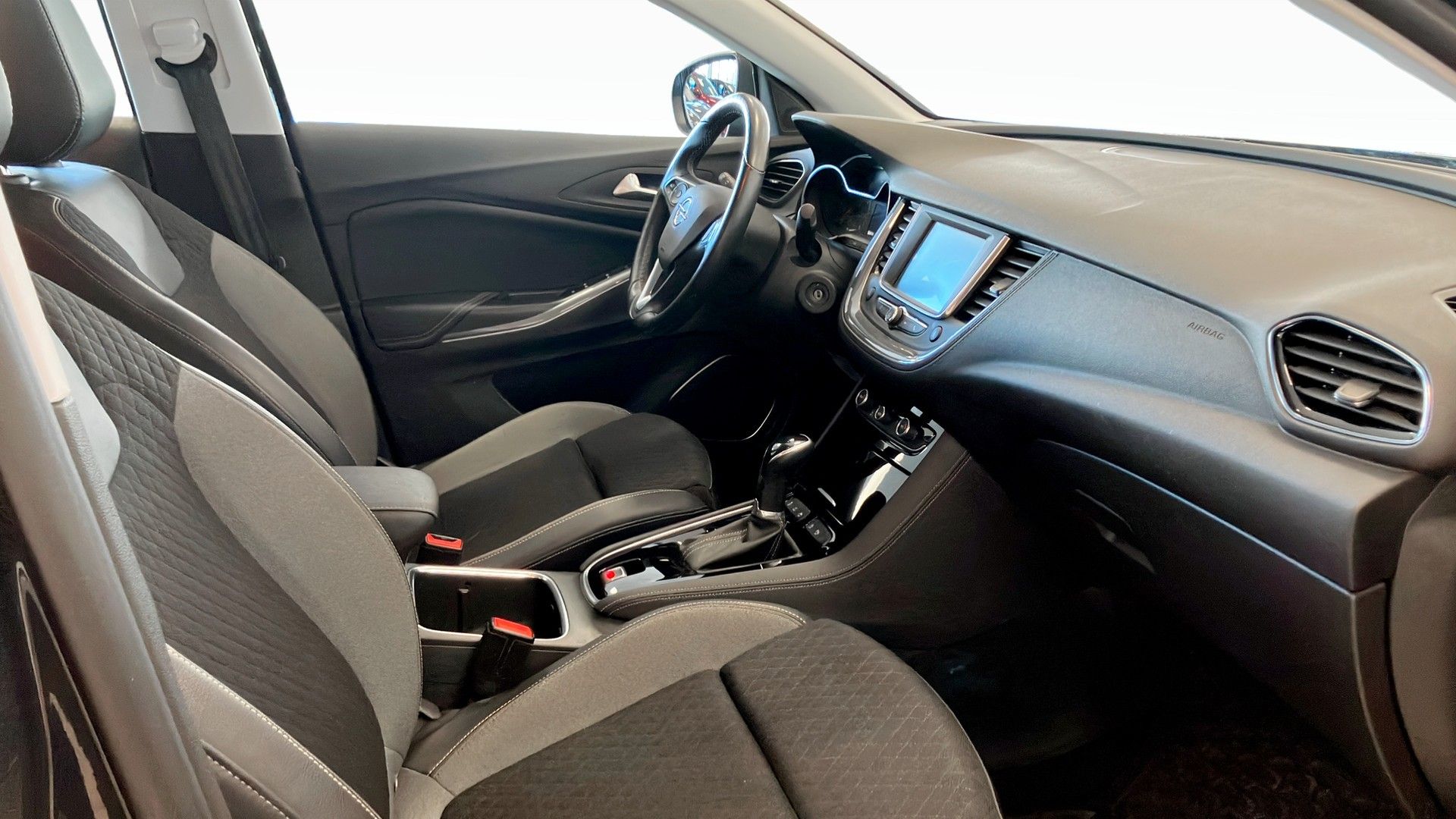 Opel Grandland X Dynamic 2019, kuva 3/9