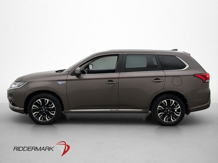 Bild 4 av Mitsubishi Outlander PHEV 203hk 4WD Business Skinn 360° Drag