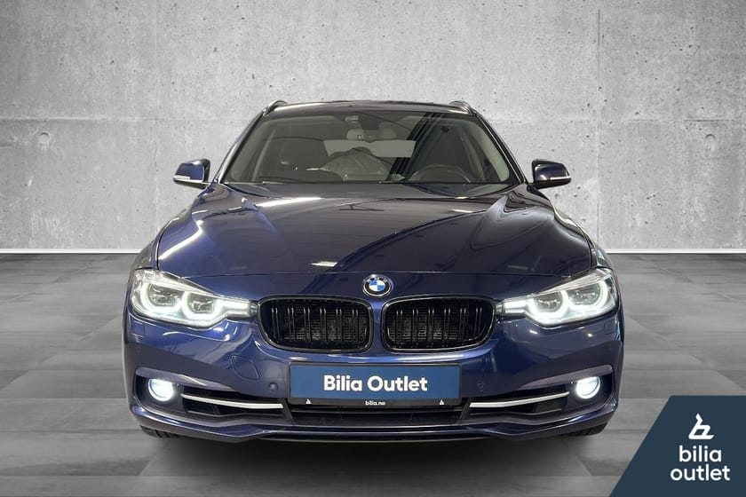 Bilde 2 av BMW 318i Touring Sport Line, Automat, Kamera, Navi, H-feste++