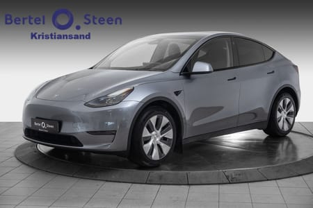 Tesla Model Y Long Range AWD | Panorama | Adaptiv cruise