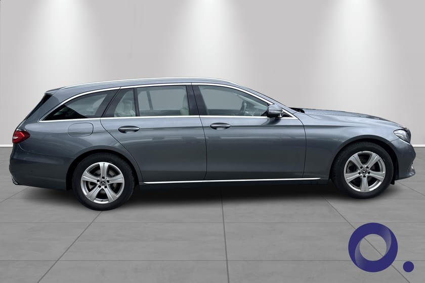 Bilde 5 av Mercedes-Benz E 220 T d 4MATIC E220Td 4 Matic,Premium Plus-pakke,Webasto,Godt utstyrt