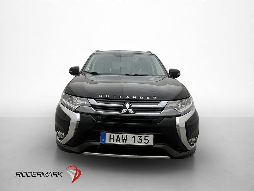 Bild 2 av Mitsubishi Outlander PHEV AWD 203hk Business 360° Skinn Drag