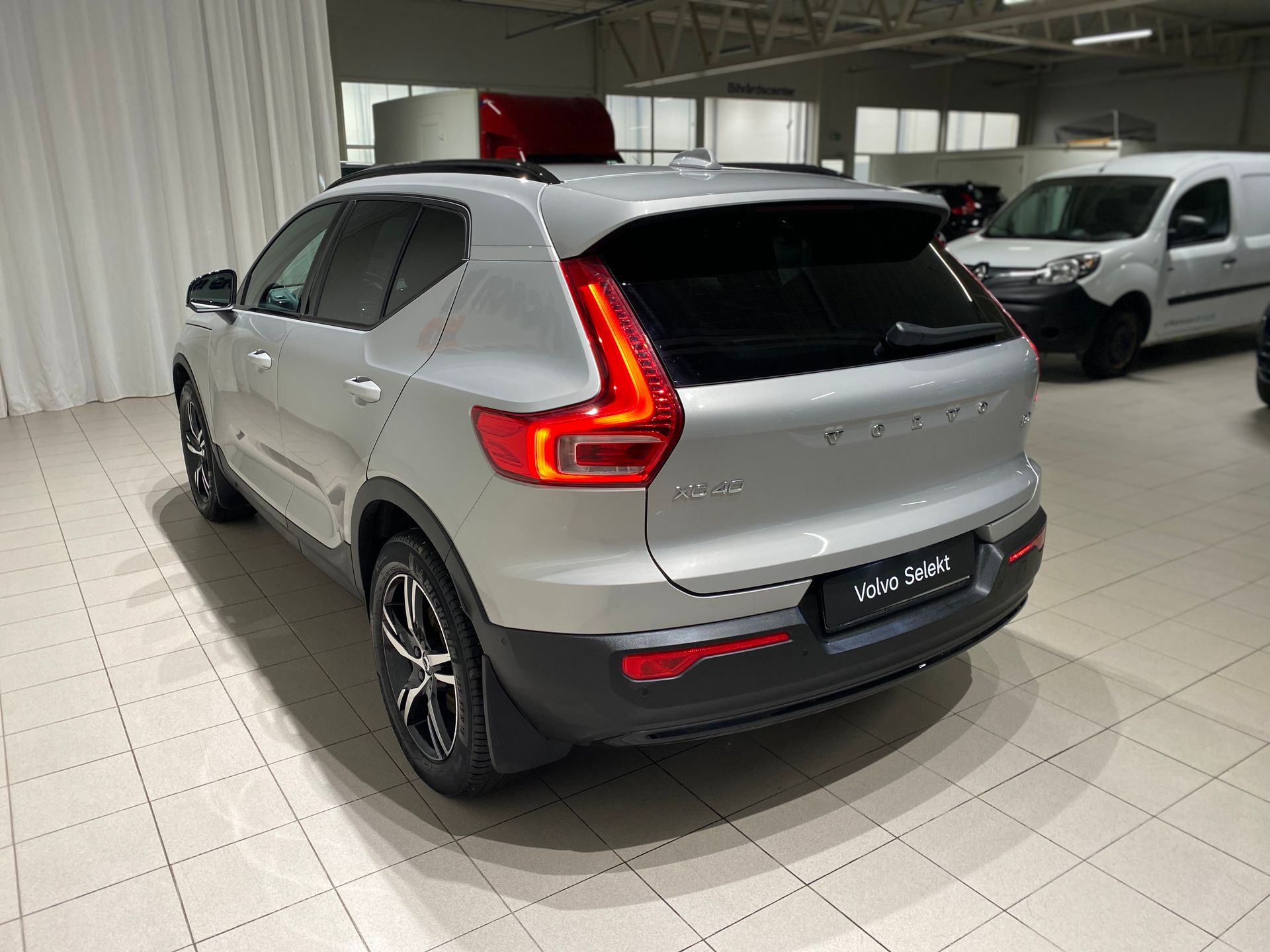 Volvo XC40 B3 FWD Bensin Plus Dark 2025, bild 7/10