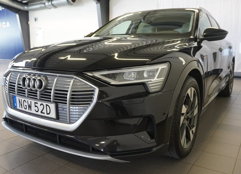 Bild 5 av Audi e-tron 55 quattro quattro/408HK/DRAG/PANORAMATAK/RÄCKVIDD 440KM