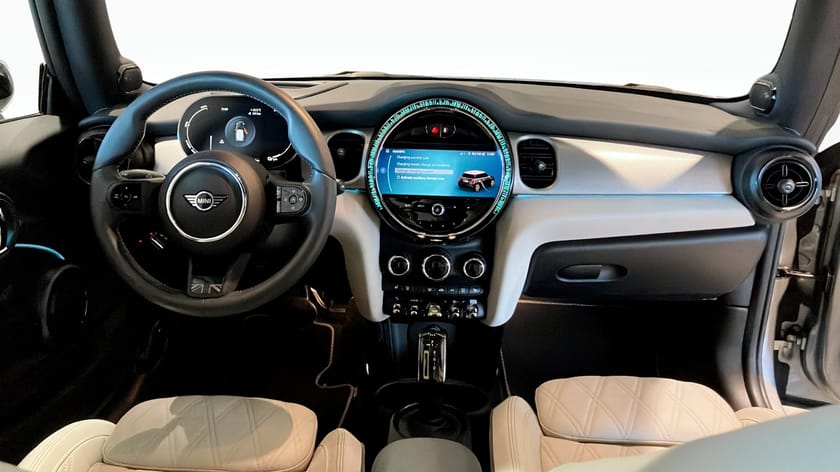 Bild 4 av MINI Cooper SE 184 hk Pano / H&K / HuD / Apple CarPlay