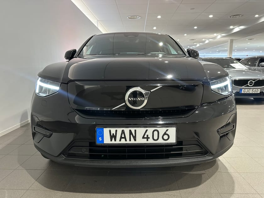Bild 2 av Volvo C40 Recharge Core / Panoramaglastak / Navigation / Backkamera / 10.000kr tillbehör /