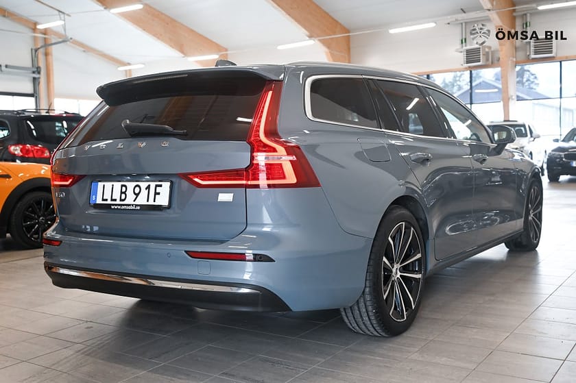 Bild 4 av Volvo V60 Recharge T6 AWD Plus Bright Drag Backkamera