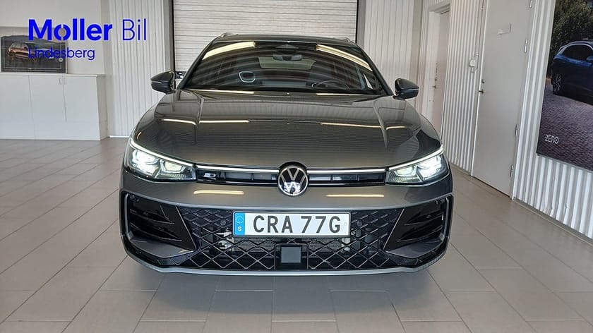 Bild 2 av Volkswagen Passat Variant eHybrid R-LINE, eHybrid, 272 hk, Drag, Panoramasoltak