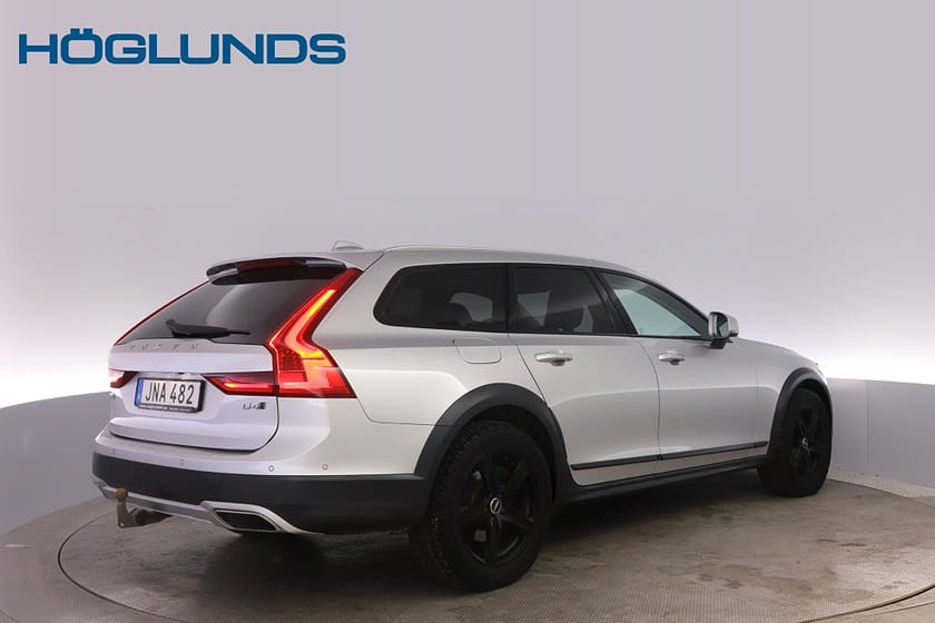 Bild 4 av Volvo V90 Cross Country D4 AWD Momentum Värmare Drag Ny Kamrem