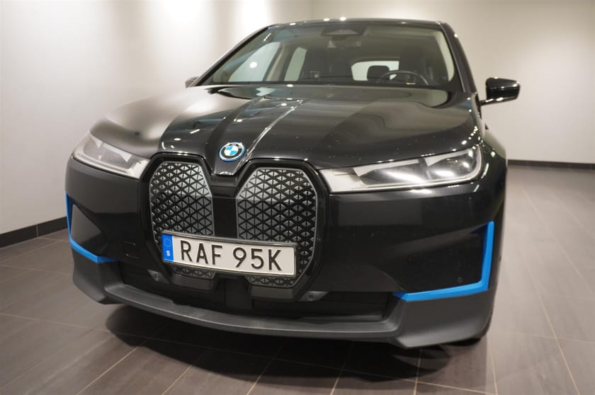 Bild 5 av BMW iX xDrive50 Navi Backkamera Driving Assistant Helljusass