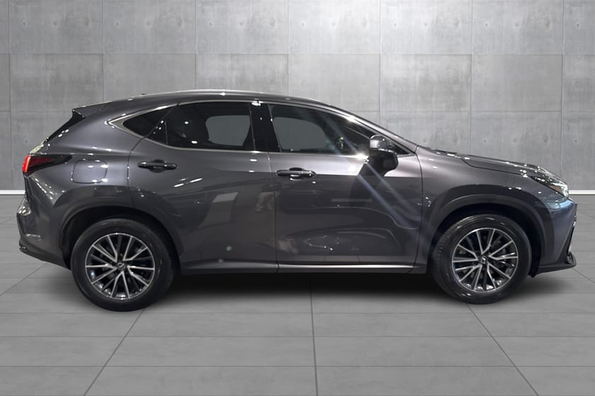 Bilde 2 av Lexus NX 450h+ Executive