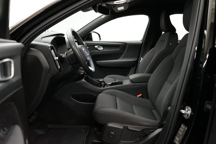 Bild 5 av Volvo XC40 Recharge Core Edition, Dragkrok, Baklucka elmanövrerad