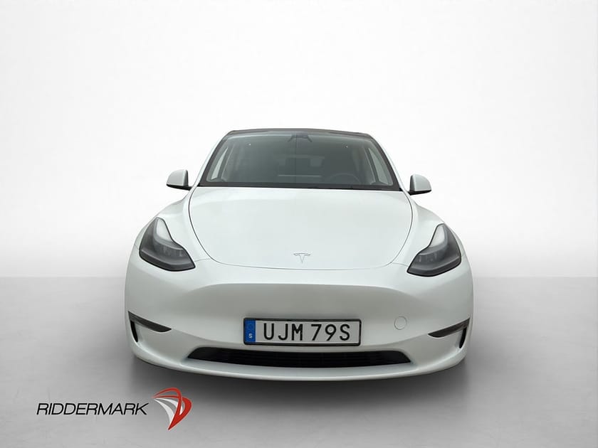 Bild 3 av Tesla Model Y Long Range AWD Dragkrok Autopilot Svensksåld