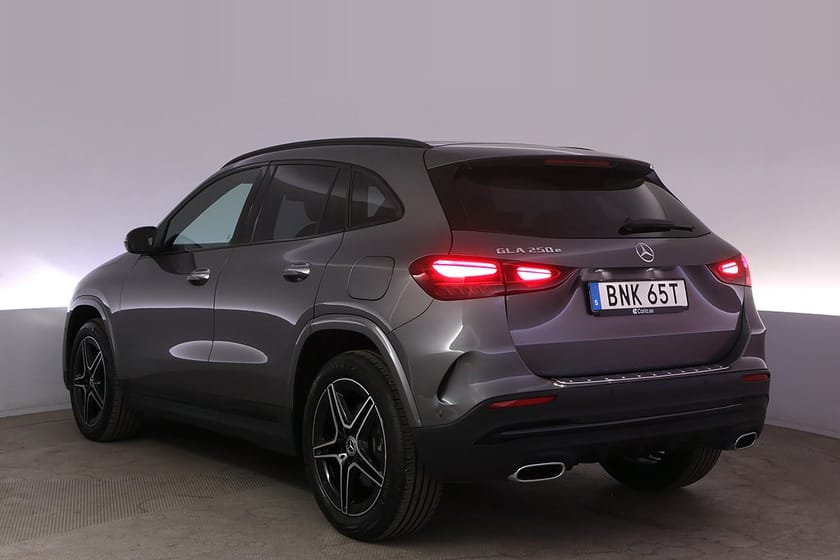 Bild 4 av Mercedes-Benz GLA 250 e AMG Night Pano Elstol Kamera Nav