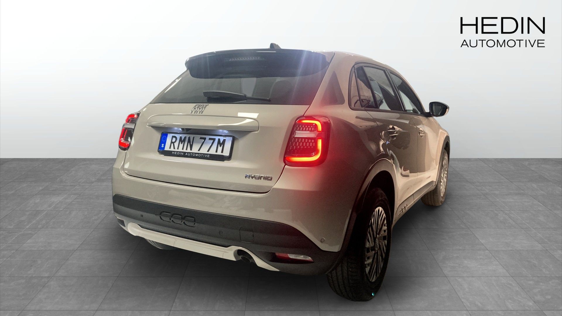Fiat 600 Lounge 1.2T Hybrid Aut 2025, bild 2/10