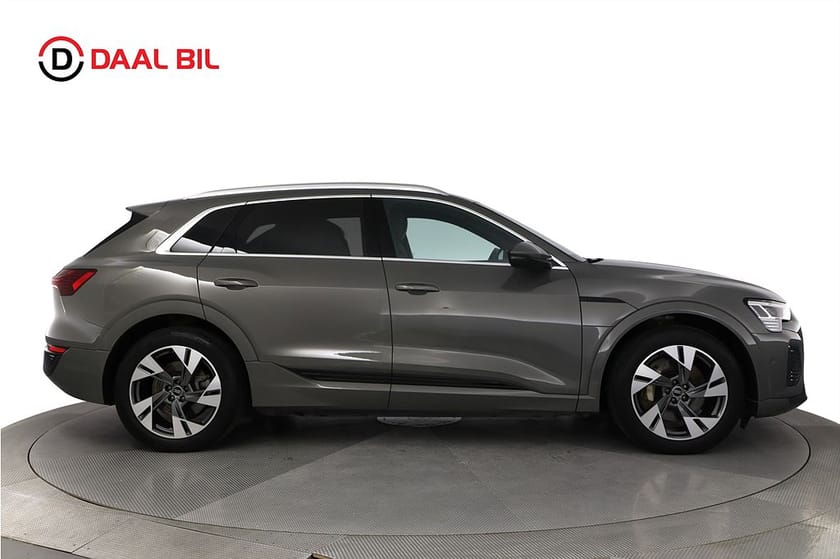 Bild 5 av Audi Q8 55 e-tron quattro 408HK S-LINE DRAG PANO LUFTFJÄD B&O® 3D-VIEW
