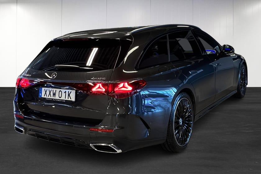 Bild 3 av Mercedes-Benz E 300 de 4MATIC T 4M 9G-Tronic | AMG | Burmester | Nightpaket | 360 | Drag | Minnespaket |