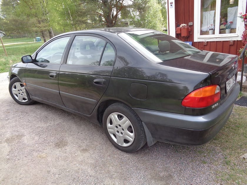 Bild 2 av Toyota Avensis Sedan 1.8 NYSERV/AC/NY KAMREM/NYA STÖTD. O BROMSAR FRAM