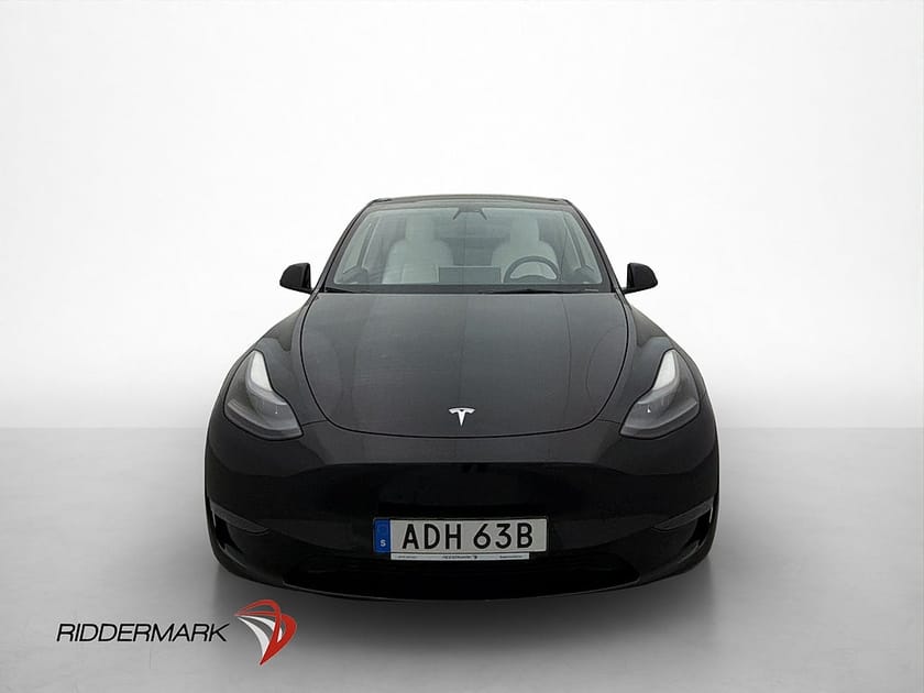 Bild 3 av Tesla Model Y Long Range AWD Svensksåld Ljus-Interiör Drag