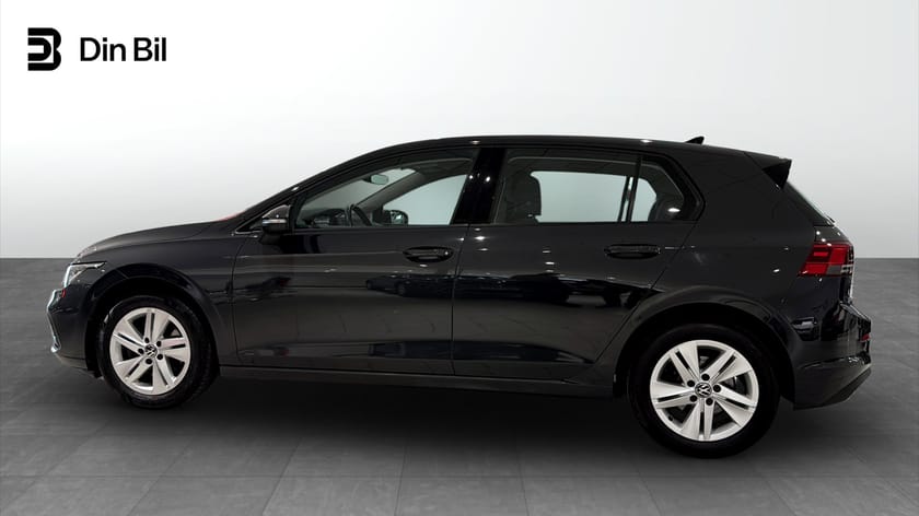 Bild 2 av Volkswagen Golf eTSI110 DSG Navigation/P-sensorer