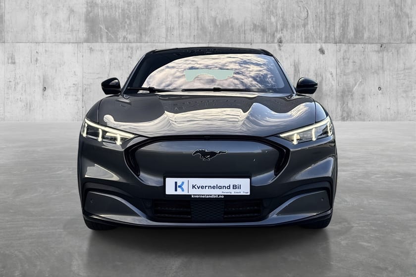 Bilde 2 av Ford Mustang Mach-E Long Range AWD HENGERFESTE,PANORAMATAK,CARPLAY+++