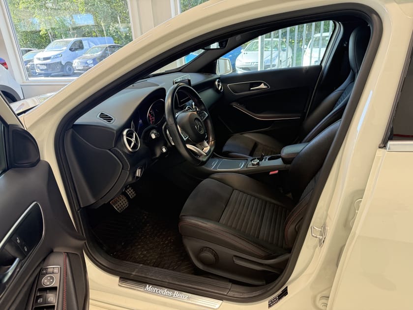 Bild 5 av Mercedes-Benz A 180 d – AMG Line