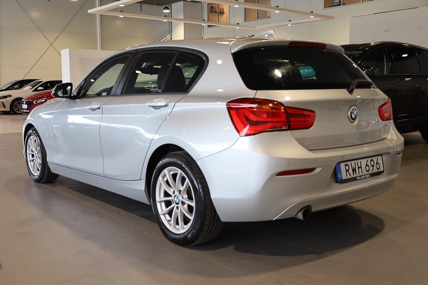 Bild 3 av BMW 118i Steptronic Advantage PDC Connected Blåtand