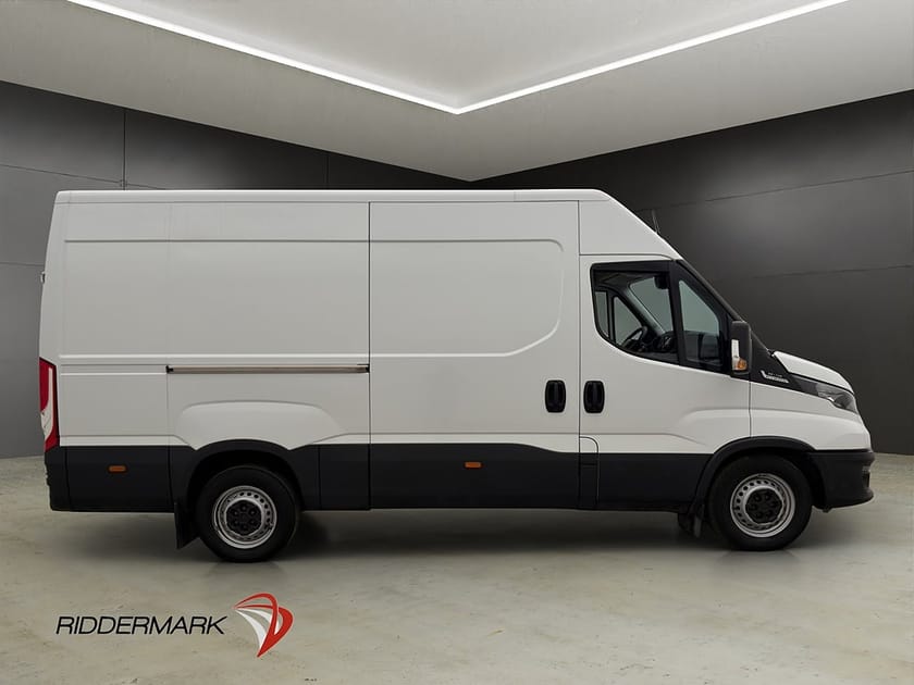 Bild 2 av Iveco Daily 35-140 Van L3H2 2.3JTD 136hk Värmare 3-Sit Farthållare Moms