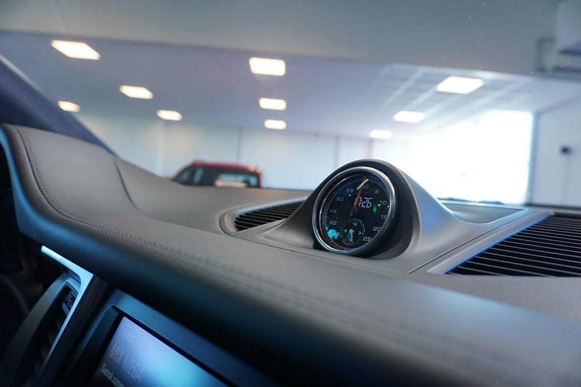 Porsche Macan 2015 - miniatyr 21