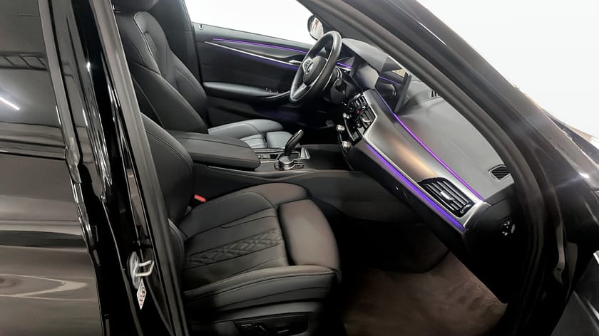Bild 3 av BMW 530d xDrive Touring D Head-Up Dragkrok H/K Pano