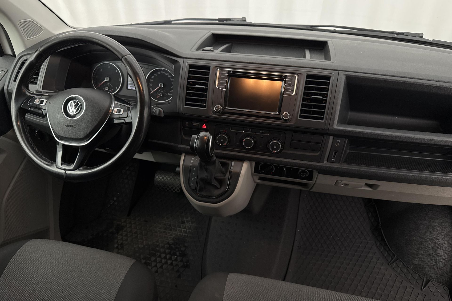 Volkswagen Transporter 2.0 TDI BMT 2019, kuva 7/10