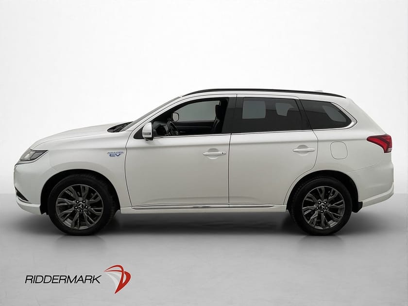 Bild 4 av Mitsubishi Outlander PHEV AWD Edt 100 T-Lucka 360° Skinn