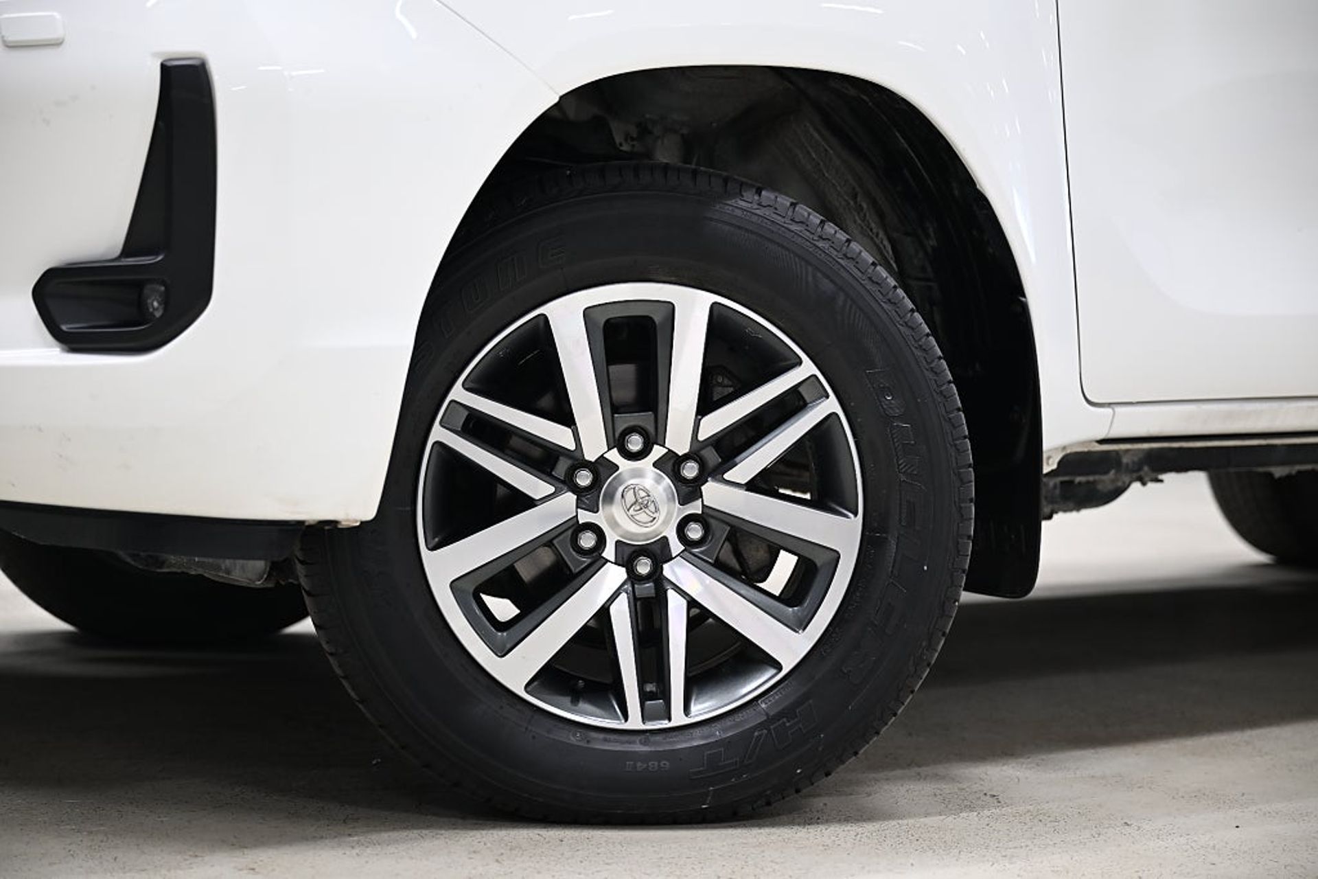 Toyota HiLux 2.4 AWD 150HK Automat 2021, kuva 3/29