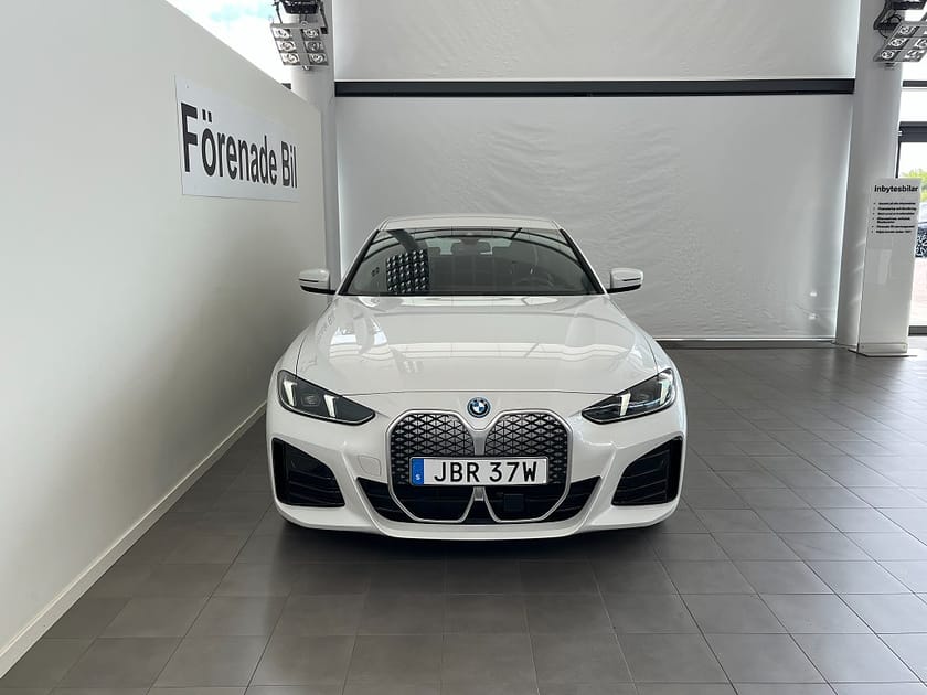 Bild 2 av BMW i4 eDrive40 Gran Coupé M Sport 18" Drag Rattvärme
