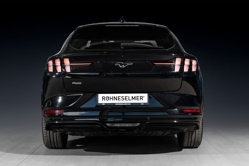 Bilde 4 av Ford Mustang Mach-E LR/AWD/360/B&O/Skinn/S+V/Ny service!