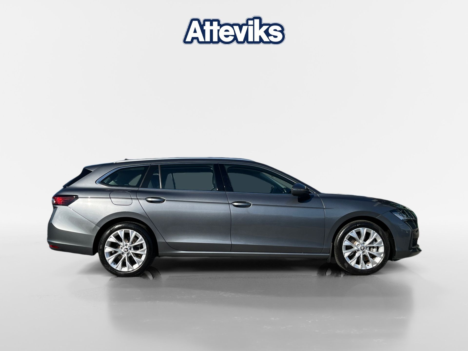 Skoda Superb 2025, photo 2/10