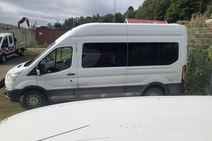 Bild 3 av Ford Transit 350 Kombi 310 2.0 TDCi 2WD Buss Reparationsobjekt