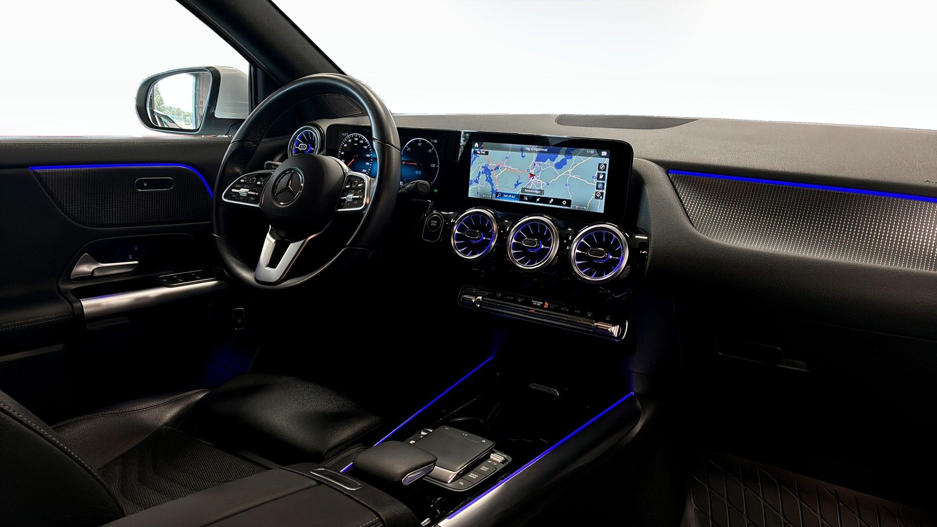 Mercedes-Benz EQA 300 4MATIC 2023, kuva 3/10