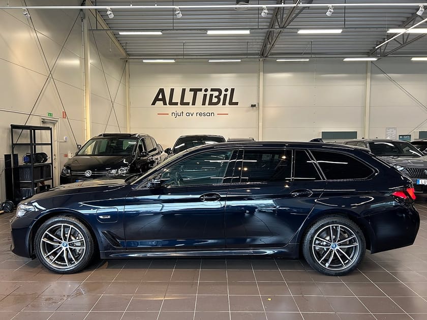 Bild 4 av BMW 530e Touring Steptronic M Sport Kamera/Navi/HiFi/Drag/Läder