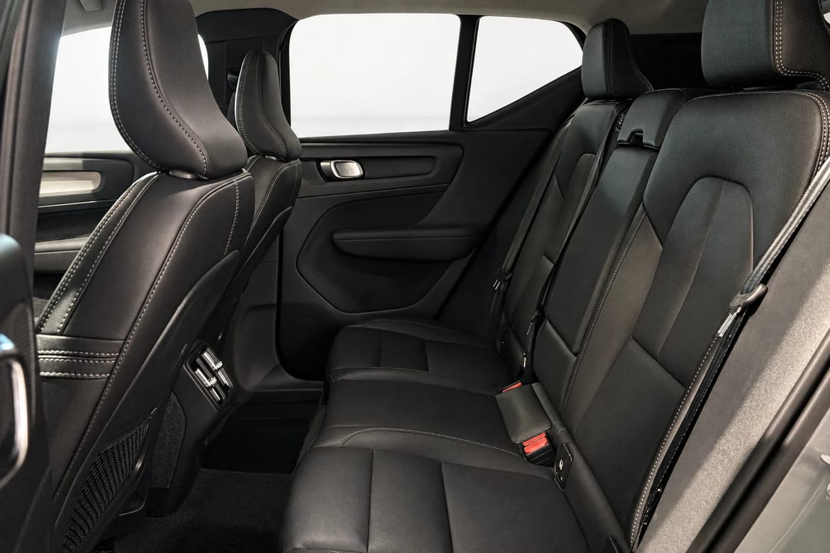 Volvo XC40 2025 - miniatyr 10