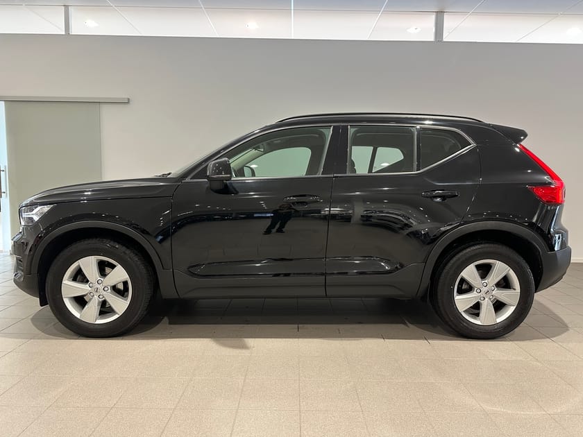 Bild 4 av Volvo XC40 T2 FWD Momentum Core / Baksätesvärme /Parkeringssensor bak /Farthållare /