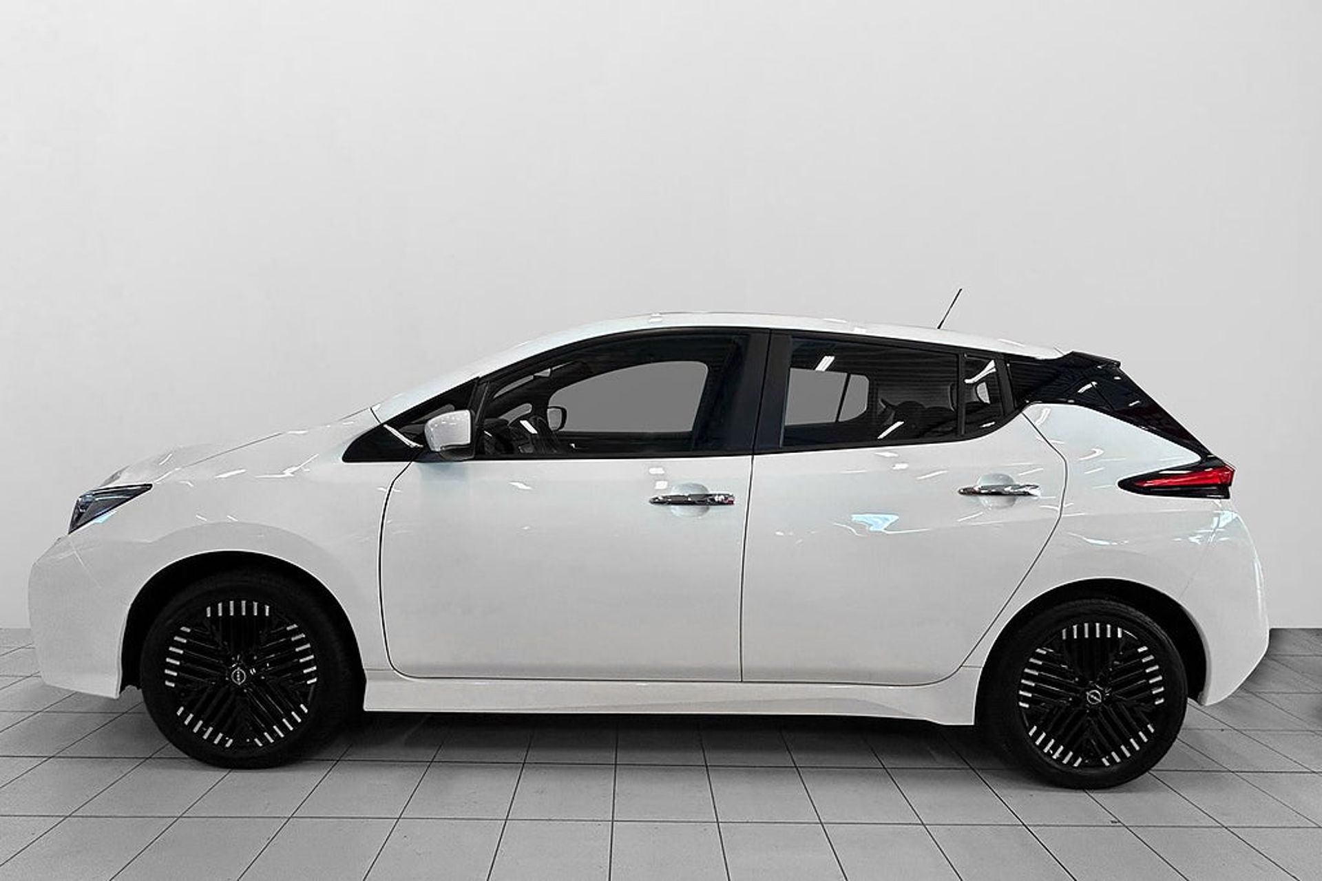 Nissan Leaf 62 kWh Acenta e+ 2023, kuva 3/10