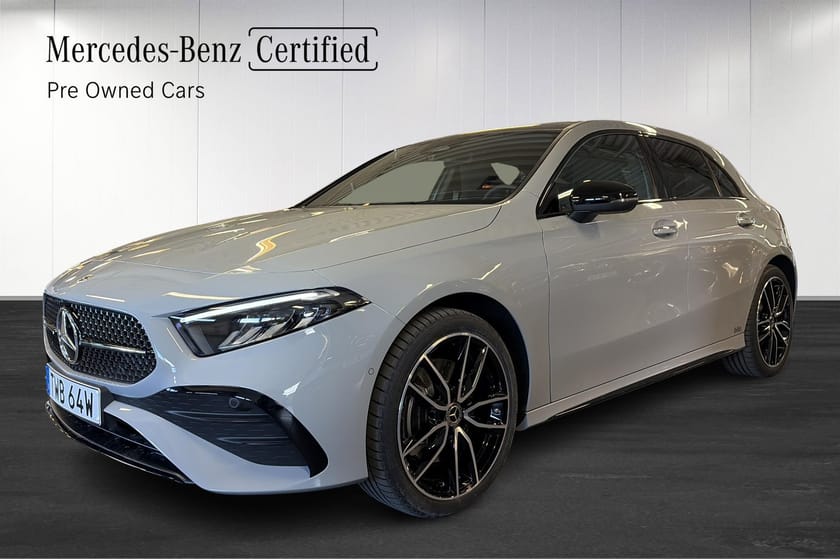 Bild 1 av Mercedes-Benz A 250 e Moms/AMG Night/Panoramatak/Panelbelysning