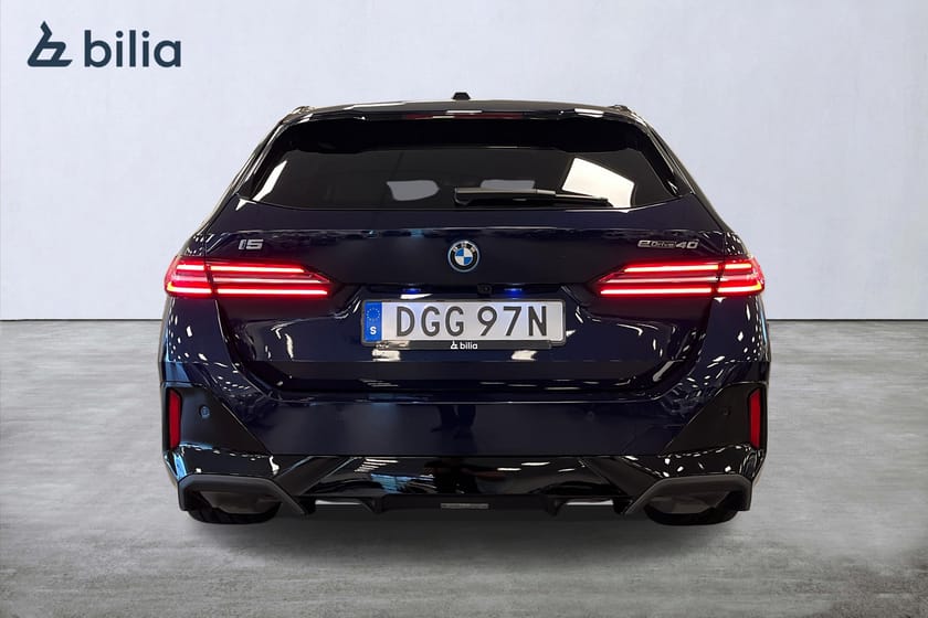 Bild 4 av BMW i5 eDrive40 Touring |M Sport|B&W|Drag|Panorama|Kolfiber|SE SPEC